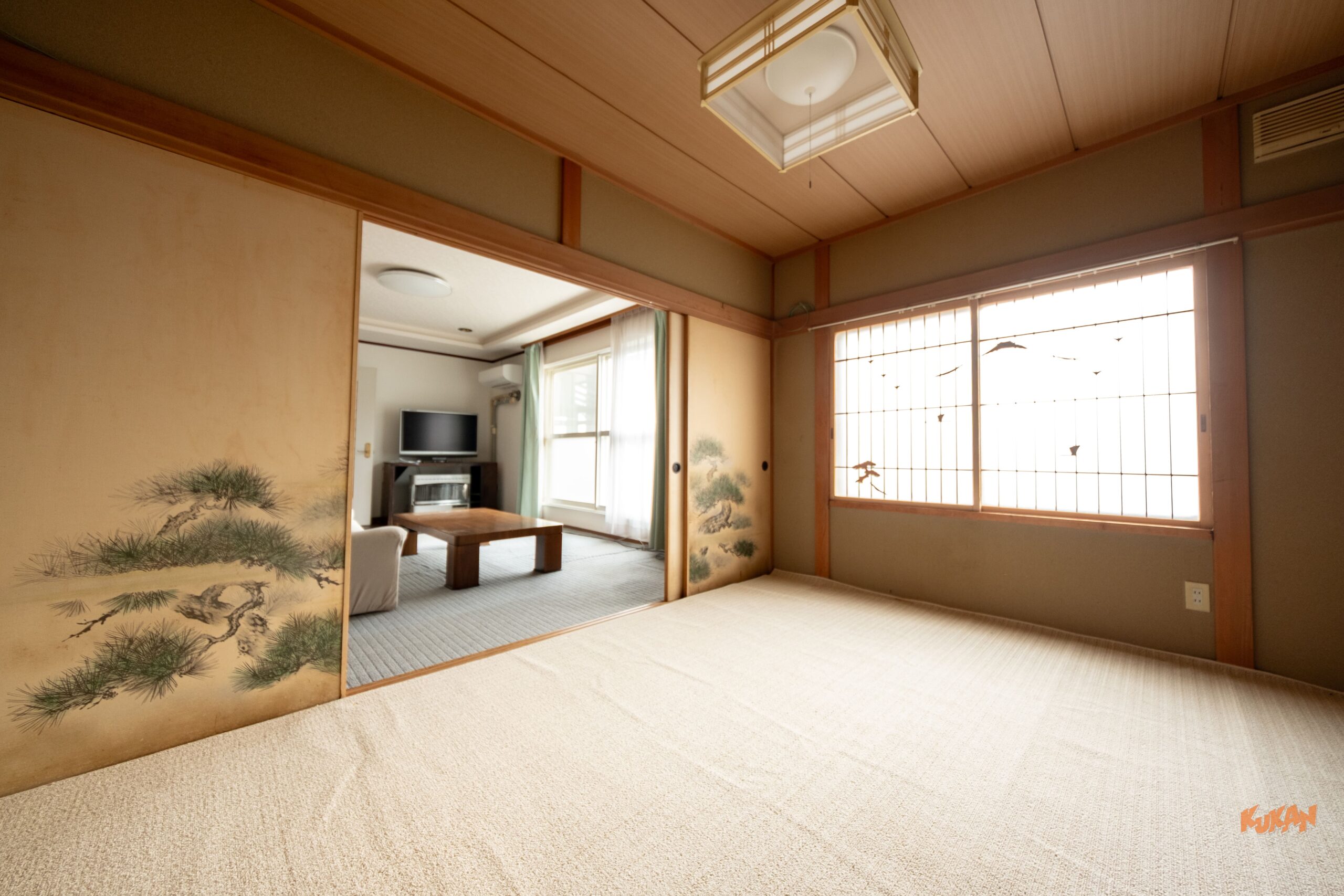 7LDK中古戸建の広々とした和室（8畳）｜富良野の宿泊施設運用に最適