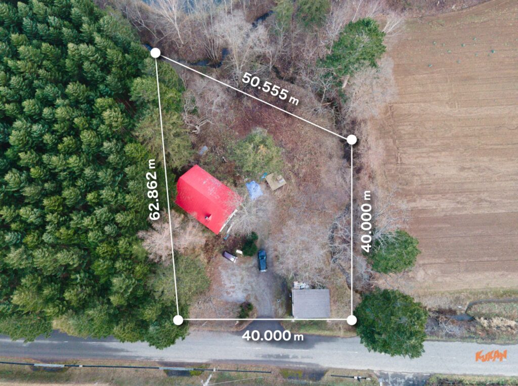 ニセコ 中古戸建の俯瞰（空撮）画像。物件周囲の土地の広さと環境。